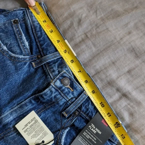 Levi's 70s High Rise Flare Jeans - Picture 7 of 12
